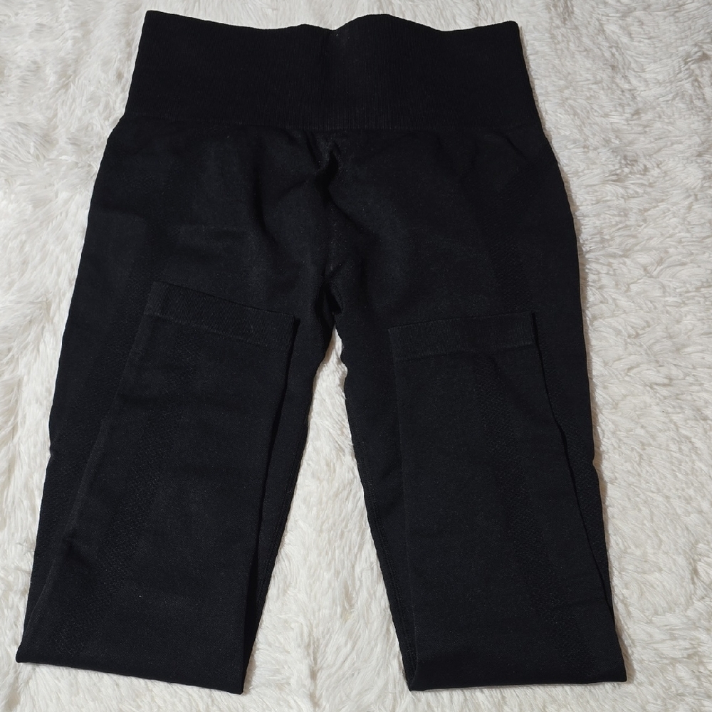 NWOT Halara Leggings - Picture 2 of 3